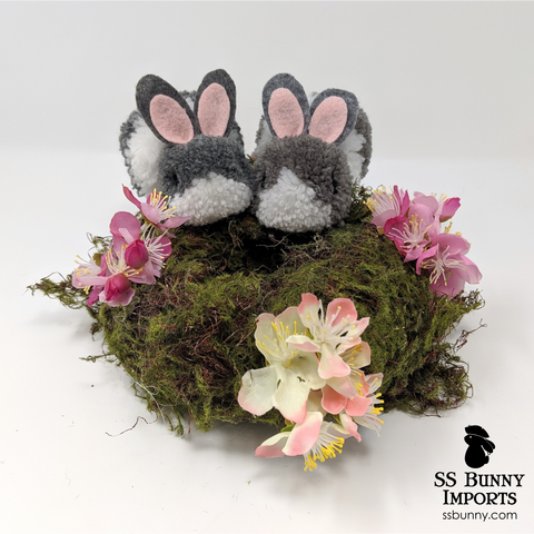 Blue Dutch pom pom bunny wreath - 8"