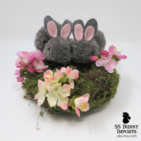 Blue pom pom bunny wreath - 8"