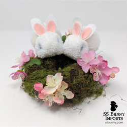 Blue-eyed white pom pom bunny wreath - 8"
